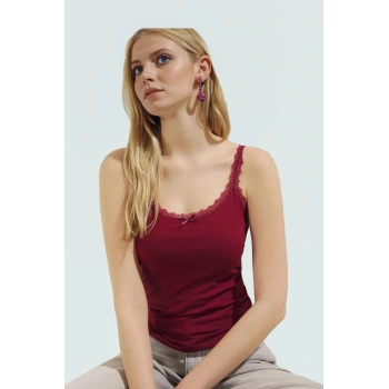 Likralı Penye Süprem Bluz Kolsuz Fitted Havuz Yaka Dantel Detay Şık Görünüm Özel Tasarım