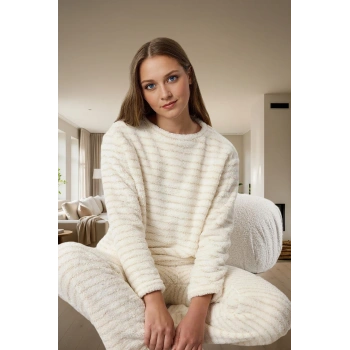 Lüks Wellsoft Pijama Takımı Çizgili Kışlık 2 Parçalı Örme Trend Tasarım Premium Kalite