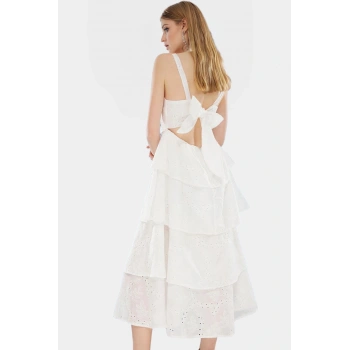 Maxi Brode Dokuma Pamuklu Elbise Belden Sırt Bağcıklı Yazlık Zarifane Tasarım Rahat Ve Şık