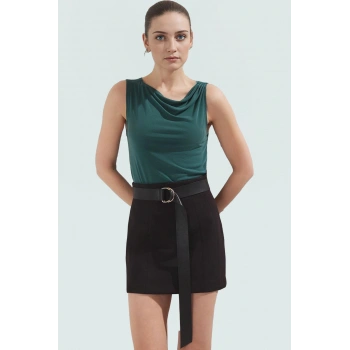 Modal Kumaştan Rahat Bluz Degaje Yaka Regular Kalıp Yazlık Özenle Seçilmiş Modern Stil