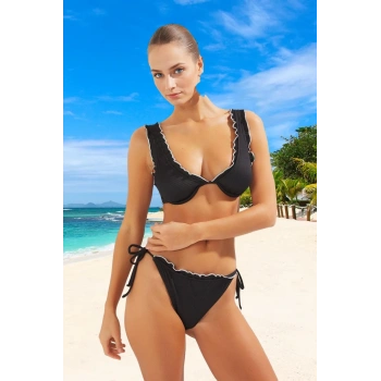 Modern Üçgen Bikini Takımı Yaz Koleksiyonu Klora Dayanıklı Hızlı Kuruyan Ergonomik Kesim