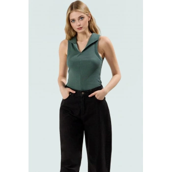 Nefes Alan Pamuklu Bluz Fitted Kalıp Polo Yaka Yazlık Kombin Zarifane Tasarım Şık Görünüm