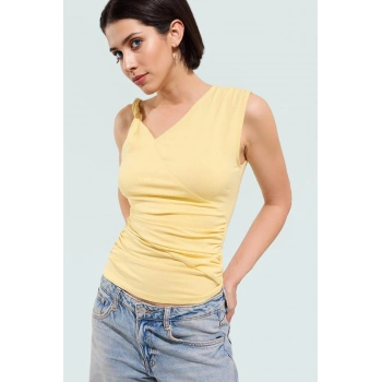 Nefes Alan Pamuklu Büzgülü Bluz Asimetrik Yaka Rahat Günlük Kullanım Konforlu Kesim