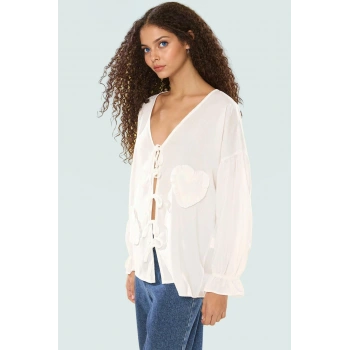 Oversize Pamuklu Dokuma Uzun Kollu Bluz V Yaka Kalp Detaylı Kaliteli İşçilik Trend Tasarım