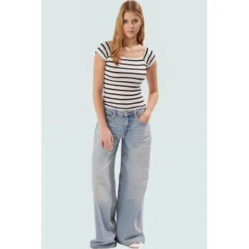 Pamuklu Elastanlı Çizgili Kare Yaka Crop Bluz Rahat Yazlık Modern Stil Trend Tasarım