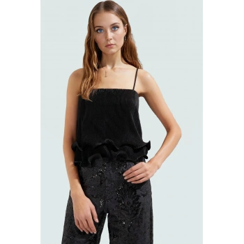 Pilise Crop Bluz Fitted Kalıp Polyester Yazlık Şık Seçkin Malzeme Rahat Ve