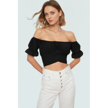 Polyester Dokuma Bluz Carmen Yaka Regular Fitted Kalıp Dayanıklı Malzeme Şık Görünüm