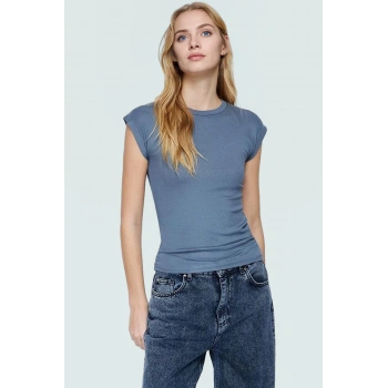 Rahat Kesim Bluz Bisiklet Yaka Viskoz Ribana Kumaş Günlük Stil Trend Tasarım Ve Şık