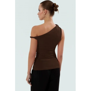 Rahat ve Şık Asimetrik Yaka Örme Bluz Polyester Elastan Karışımı Modern Stil Dayanıklı Malzeme