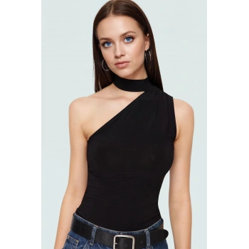 Rahat ve Şık Regular Örme Bluz Tek Kol Choker Yaka Görünüm Konforlu Kesim
