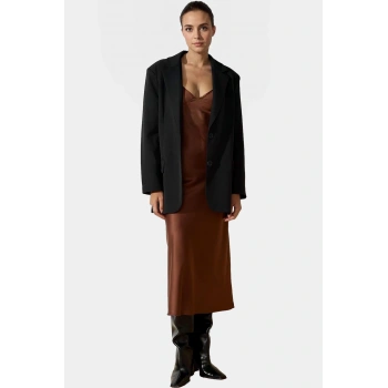 Rahat ve Şık Yazlık Saten Maxi Elbise V Yaka Düz Kesim Konforlu Zarifane Tasarım