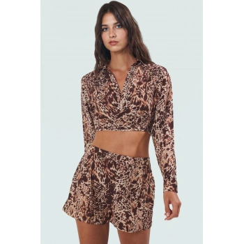 Rahat Viskoz Kumaştan Yılan Desenli Kisa Gömlek ve Şort Takım Seçkin Malzeme Konforlu Kesim