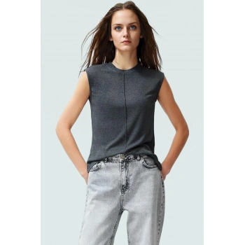Rahat Yazlık Bluz Viskoz Ribana Bisiklet Yaka Vücuda Oturan Kalıp Şık Görünüm