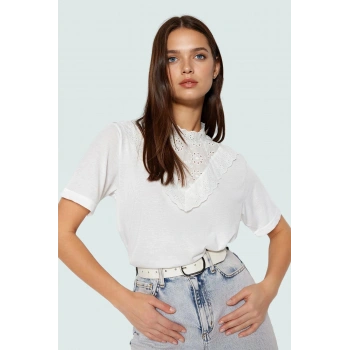 Regular Kalıp Pamuklu Bluz Brodeli Detay Dik Yaka Yaz Günlük Kullanım İçin