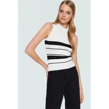 Renk Bloklu Kolsuz Triko Bluz Rahat Kalıp Polyester Yazlık Modern Stil Şık Görünüm Uzun Ömürlü