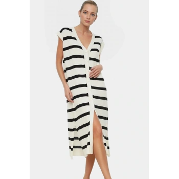 Şık Çizgili Triko Midi Elbise V Yaka Shift Kalıp Yazlık Trend Tasarım Rahat Ve