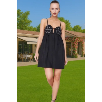 Şık Kadın Mini Abiye Elbise Pamuklu Dokuma Cut Out Detaylı Özenle Seçilmiş Modern Stil Rahat Ve Şık