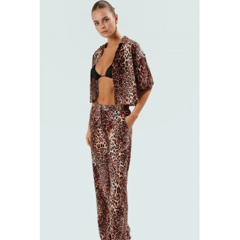 Şık Leopar Desenli Viskoz Plaj Takımı Rahat Kesim Yazlık Kombin Kaliteli İşçilik Trend Tasarım