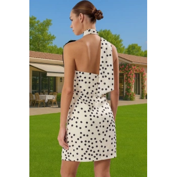 Şık Mini Elbise Dokuma Saten Kumaş Asimetrik Yaka Tasarım Profesyonel Görünüm Trend Tasarım