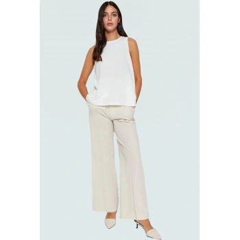 Şık ve Rahat Kolsuz Bluz Polyester Krep Örme Regular Kalıp Premium Kalite Profesyonel Görünüm