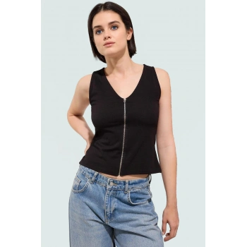 Şık ve Rahat Likralı Pamuklu Kolsuz Bluz Fitted Kalıp Çift Fermuar Özel Tasarım