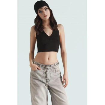 Super Crop Triko Bluz V Yaka Fitted Kalıp Günlük Kullanım İçin Şık Görünüm