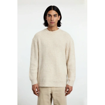 Unisex Oversize Bisiklet Yaka Dokulu Triko Kazak Soğuk Havalar İçin Şık Ve Rahat Bir Seçenek