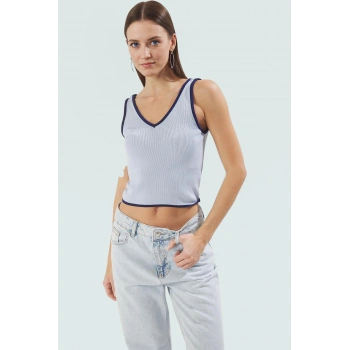 V Yaka Kolsuz Triko Bluz Renk Günlük Kombinler İçin Seçkin Malzeme Konforlu Kesim