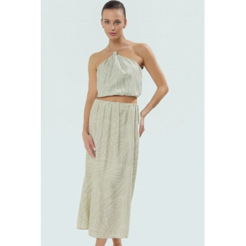 Viskon Dokuma Çiçekli Midi Etek Bluz Takım Rahat ve Şık Yaz Kombininiz Konforlu Kesim Modern Stil