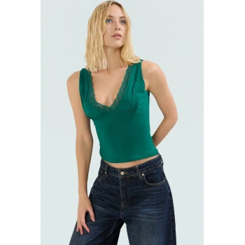 Vücuda Oturan Dantel Detaylı Crop Bluz Yazlık Pamuklu Modern Stil Profesyonel Görünüm