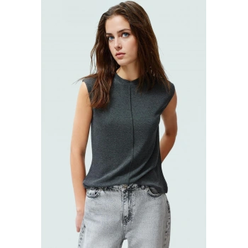 Vücuda Oturan Kolsuz Bluz Viskoz Ribana Kumaş Rahat Kesim Günlük Stil Özel Tasarım