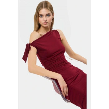 Vücuda Oturan Maxi Elbise Tek Omuz Asimetrik Yaka Polyester Kumaş Rahat Kullanım
