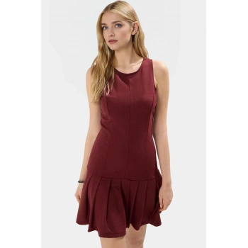 Vücuda Oturan Pili Detaylı Mini Elbise Yazlık Örme Kumaş Zarifane Tasarım Rahat Ve Şık