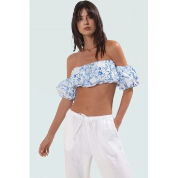 Yazlık Çok Çiçek Desenli Pamuk Bluz Kolsuz Carmen Yaka Rahat Kullanım Zarifane Tasarım