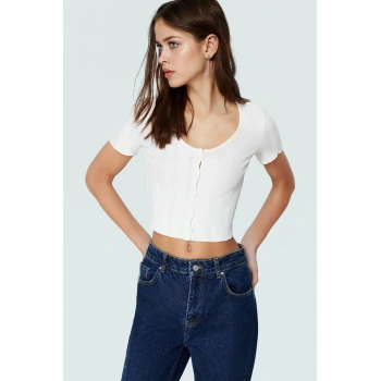 Yazlık Crop Bluz 96%Polyester 4%Elastan Havuz Yaka Fitted Kalıp Mükemmel Uyum
