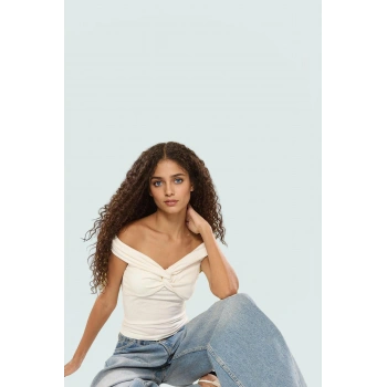 Yazlık Crop Bluz Renk Carmen Yaka Fitted Viskon Ribana Kumaş Modern Stil Rahat Kullanım