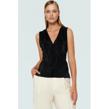 Yazlık İş Bluzu Pilise V Yaka Örme Regular Kalıp Uzun Ömürlü Konforlu Kesim Rahat Kullanım