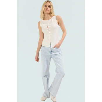 Yazlık Kaşkorse Bluz Aksesuar Detaylı Fitted Kalıp Pamuklu Kumaş Mükemmel Uyum Modern Stil