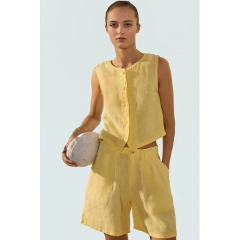 Yazlık Keten Crop Bluz Düğme Detaylı Günlük Tarz Konforlu Kesim Premium Kalite Zarifane Tasarım