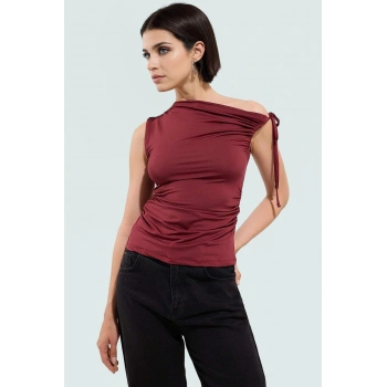 Yazlık Kolsuz Bluz Fitted %100 Polyester Asimetrik Yaka Günlük Stil Modern