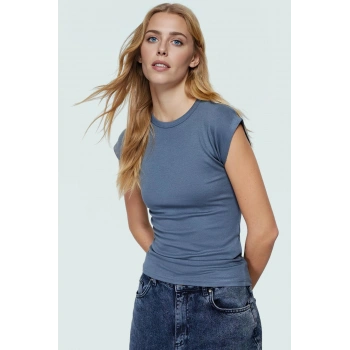 Yazlık Kolsuz Fitted Bluz %98 Viskoz %2 Elastan Nefes Alan Kumaş Günlük Kullanım İçin