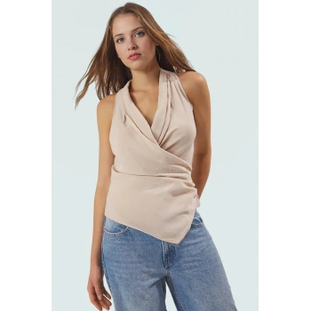 Yazlık Modal Bluz; V Yaka; Fitted; Melfi Dokuma Günlük Kullanım İçin Rahat Ve Şık Seçkin Malzeme