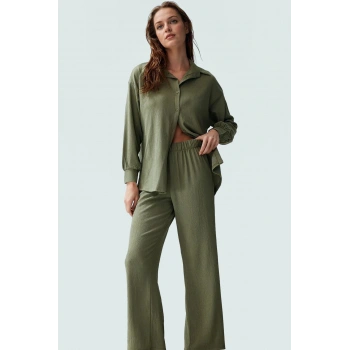 Yazlık Polyester Gömlek Pantolon Takım Düşük Kol Detayı ve Regular Kalıp Rahat Şık