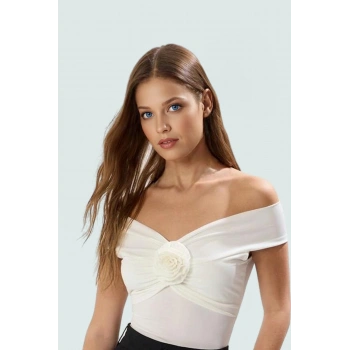 Yazlık Şık Bluz Örme Kumaş Carmen Yaka Fitted Kalıp Yüksek Kalite Kaliteli İşçilik