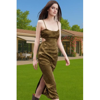 Zarif Askılı Saten Abiye Elbise Cut Out Detayı ile Şık Görünüm Kaliteli İşçilik Profesyonel Görünüm