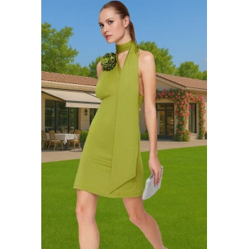 Zarif Yeşil Örme Mini Elbise Gül Detaylı Bodycon Kalıp Özel Günler İçin Zarifane Tasarım