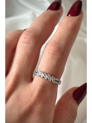 Premium Seri Fivestone Model Çapraz Baget Zirkon Taşlı Tasarım Ayarlanabilir Kadın Yüzük