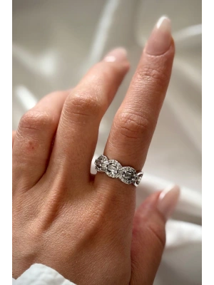 Oval Tasarım Zirkon Taşlı Kadın Yüzük