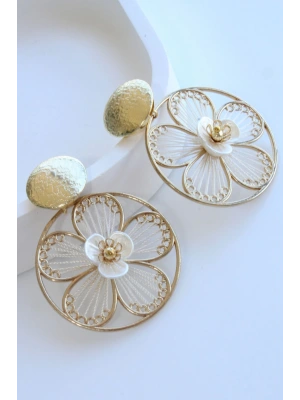 Rose Bloom Metal Çerçeveli Çiçek Tasarım Örgü İpli Kadın Küpe