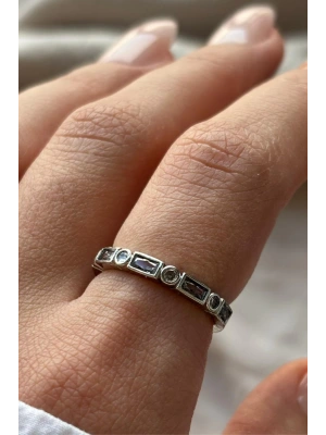 Sequence Yuvarlak Ve Dikdörtgen Taş Sıralı Dizilim Ayarlanabilir Kadın Yüzük